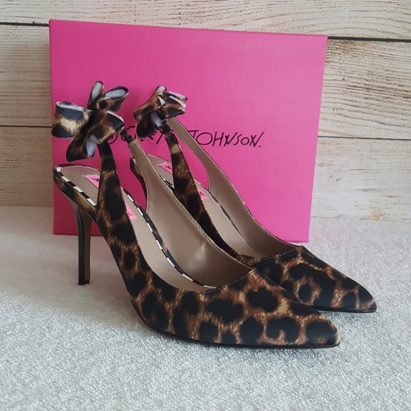 leopard slingback pumps
